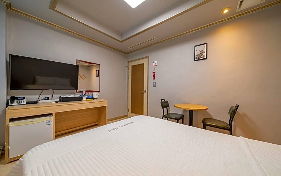 Jumunjin Hotel