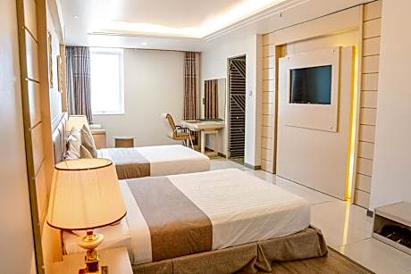 Deluxe Connecting Room