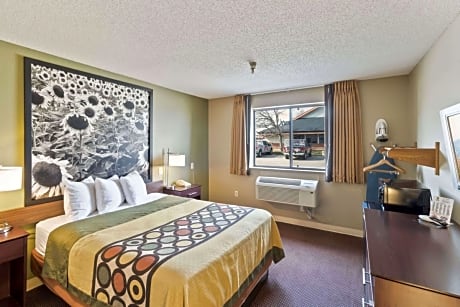 1 Queen Bed Non-Smoking