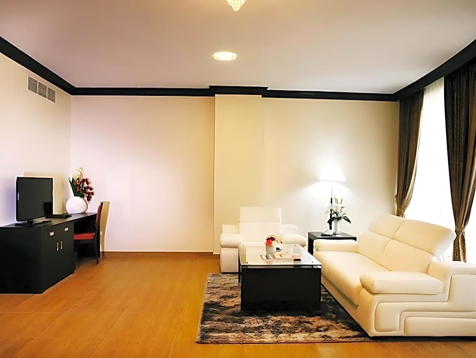 Royal Phoenicia Hotel