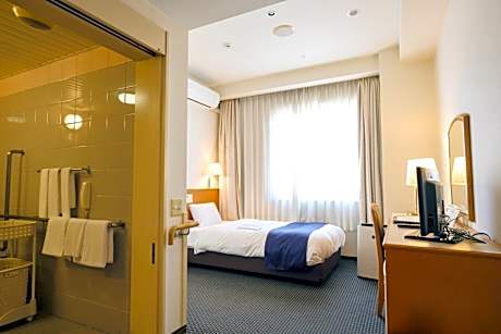 Room with Tatami Area - Disability Access