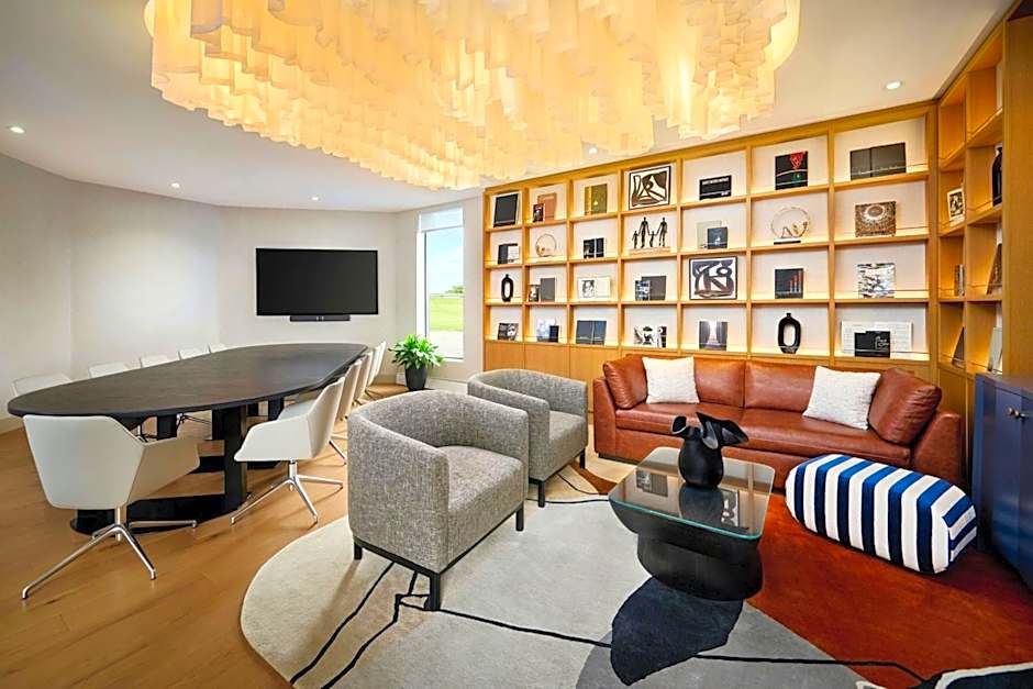 Omage Hotel, Montreal Laval, a Tribute Portfolio Hotel