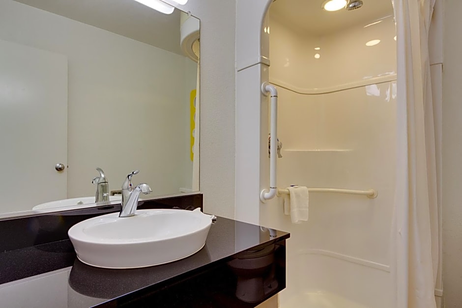 Avera Suites