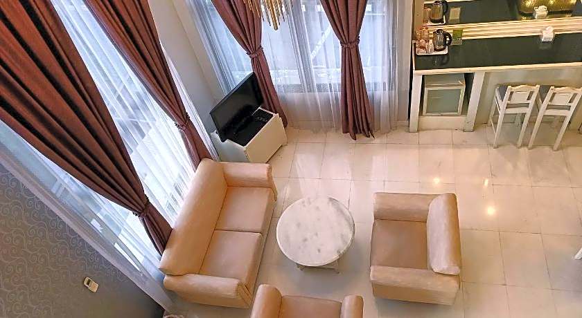Lux Tychi Hotel Malang