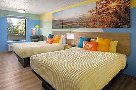 Queen Room with Two Queen Beds - Non-Smoking