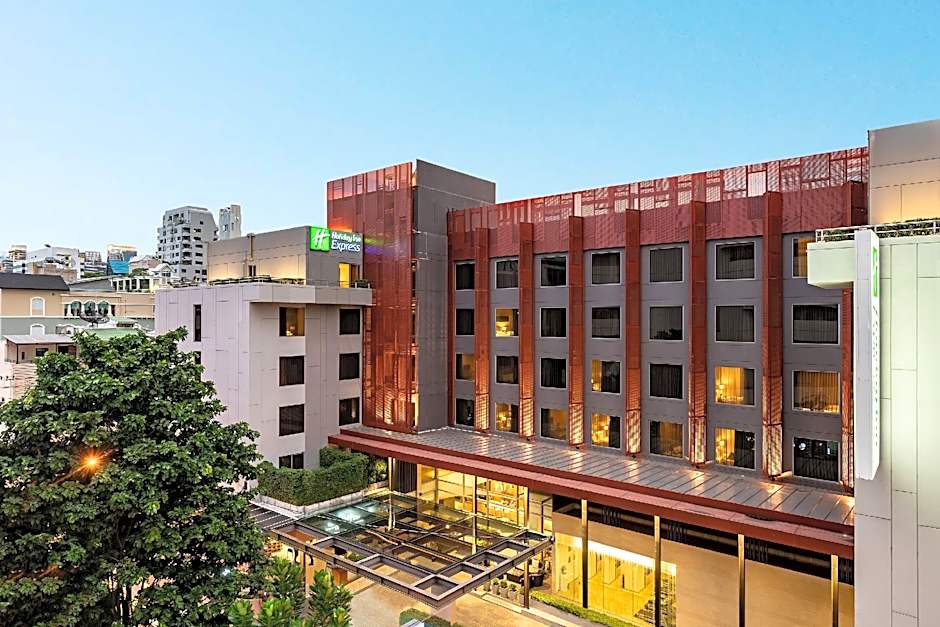 Holiday Inn Express Bangkok Sathorn By IHG
