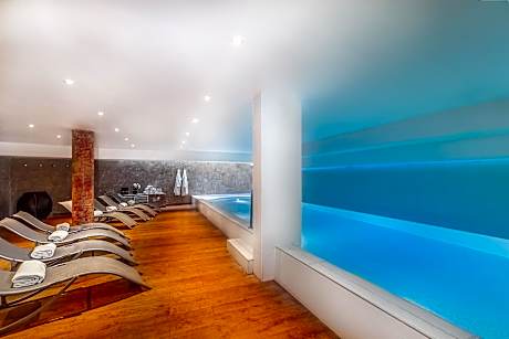 Hotel Montaigne And Spa