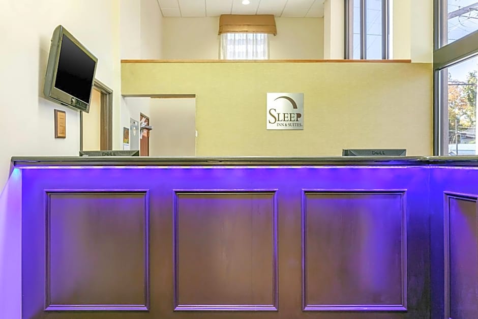 Sleep Inn & Suites Near Sports World Blvd.