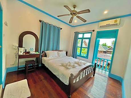 Deluxe King with Balcony