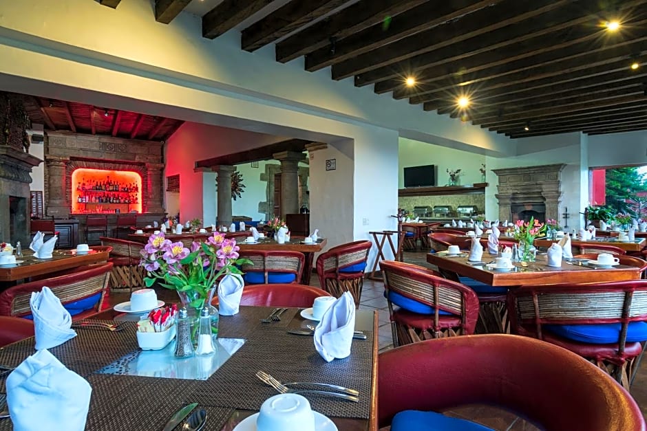 Villa San Jose Hotel & Suites