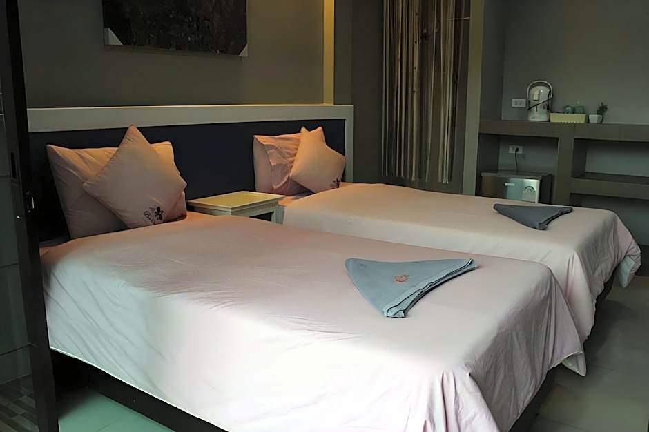 Bee Orchid Pool Villa