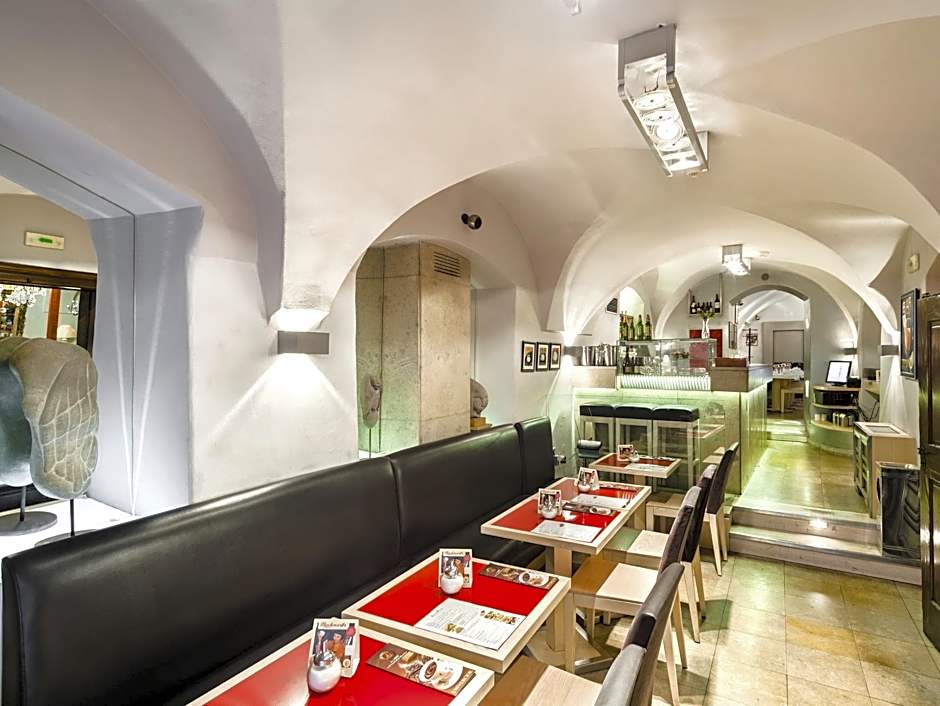 The Golden Wheel Boutique Hotel