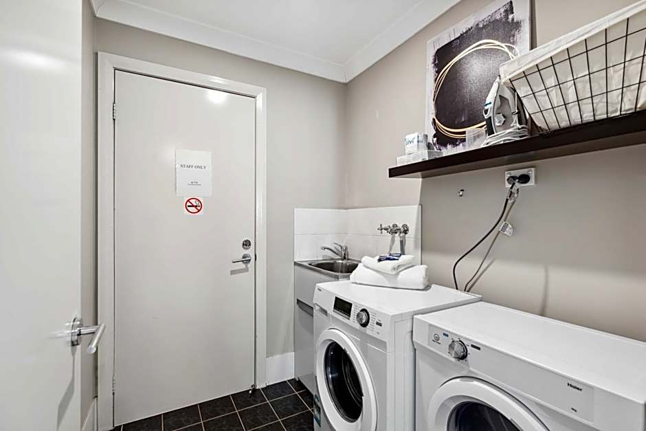 West End Motor Lodge