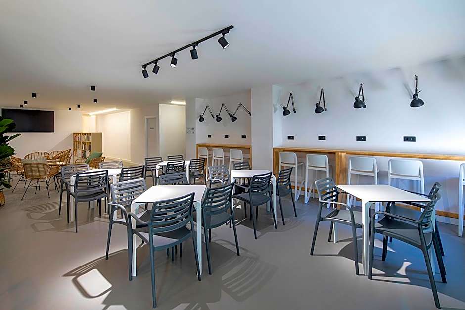 Bulezen Urban Hostel