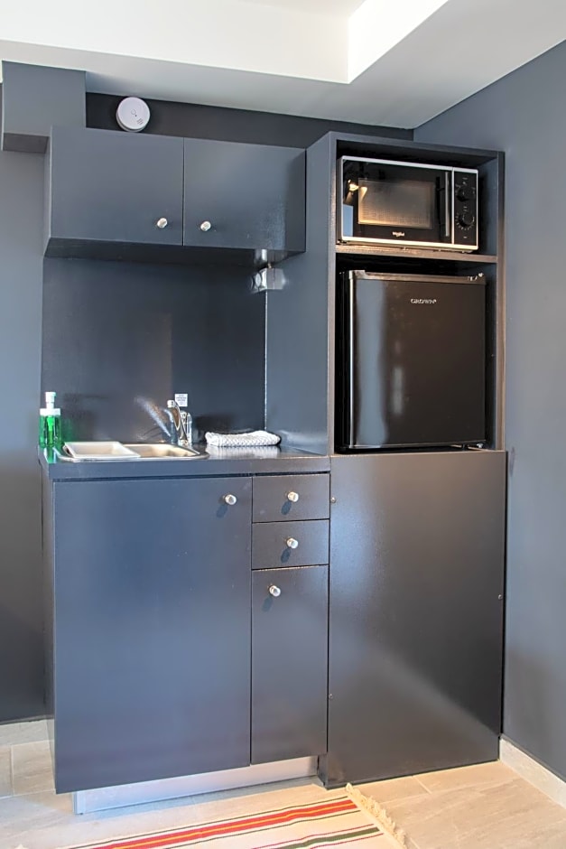 CHROMA Lodge Pikermi