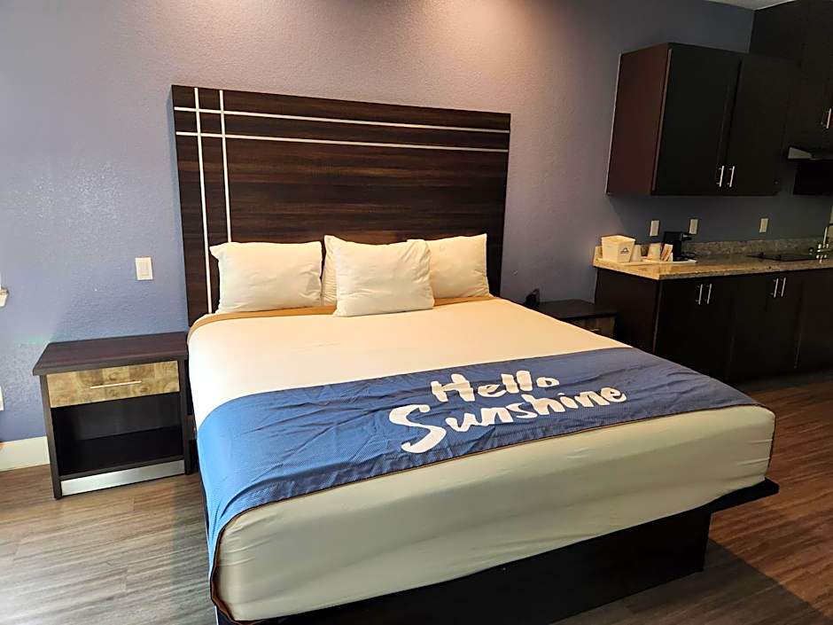Days Inn & Suites by Wyndham La Porte