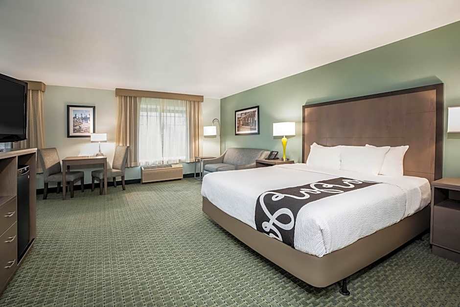 La Quinta Inn & Suites by Wyndham Newport