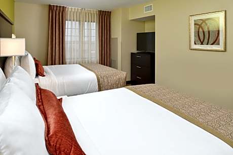 Queen Room with Two Queen Beds - Mobility Access Tub/Non-Smoking