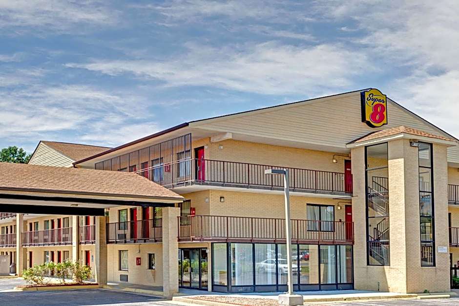 Super 8 by Wyndham Fredericksburg