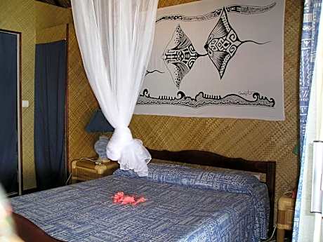 Bungalow with Garden View