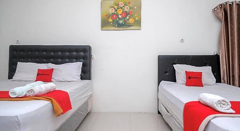 RedDoorz Syariah near RS Hermina Yogyakarta