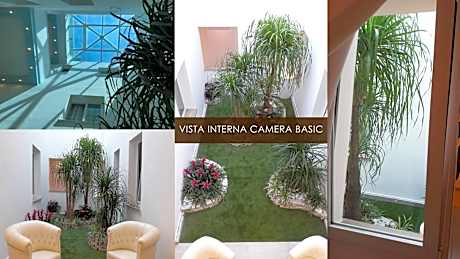 Basic Room with indoor winter garden view