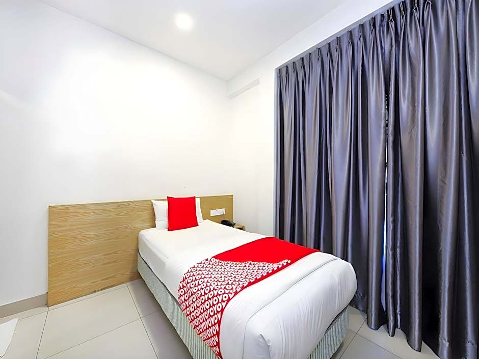 Iris Hotel