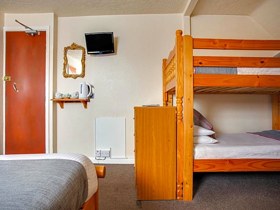 OYO Godolphin Arms Hotel