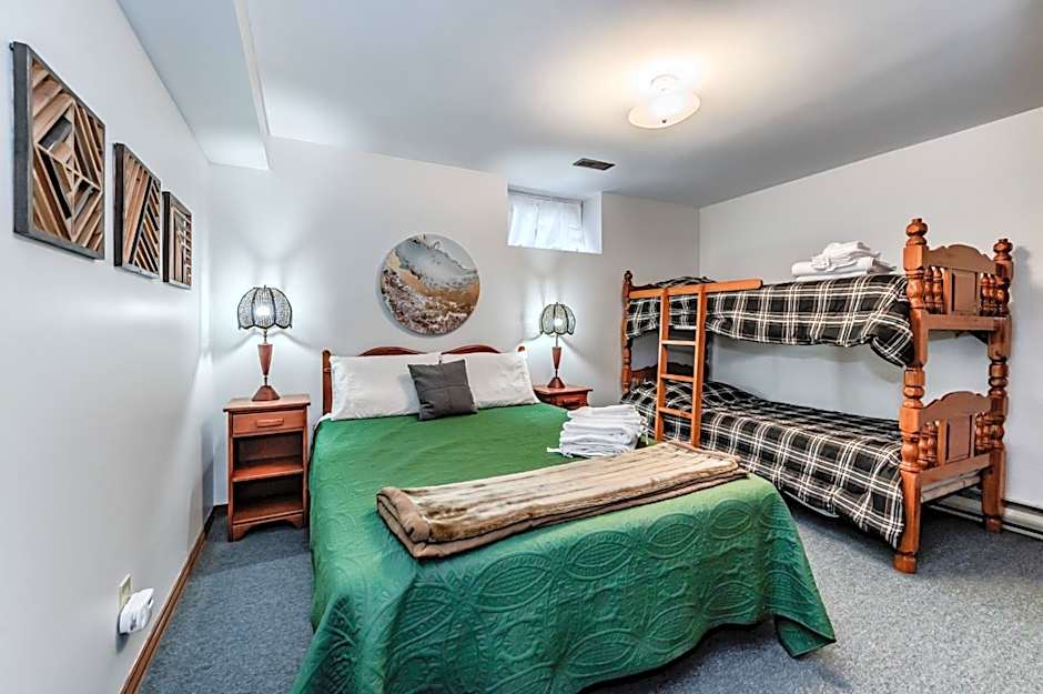 TGIF - Serene Waterfront Retreat