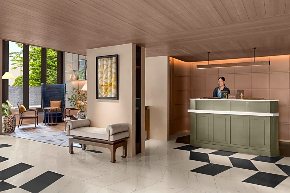 Madi Paidi Bangkok, Autograph Collection