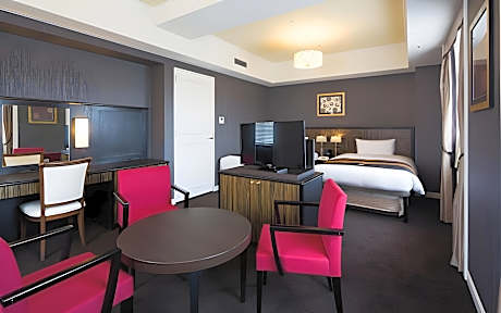 Deluxe Corner Twin Room - Non-Smoking