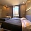 Hotel Midway