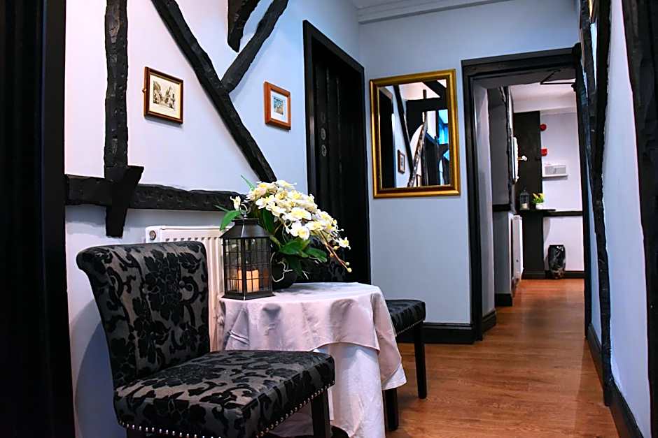 The Llanelwedd Arms Hotel