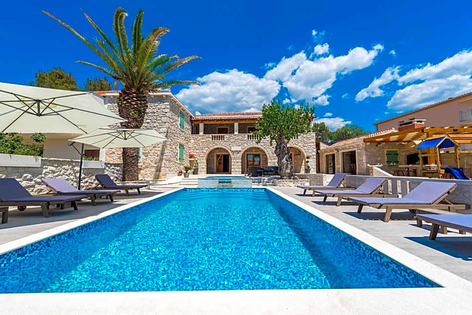 MY DALMATIA - Authentic villa Dumina with private heated pool