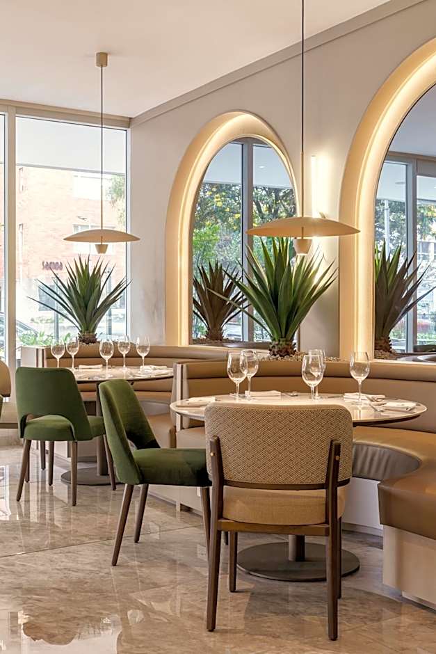 Le Parc Hotel, Beyond Stars