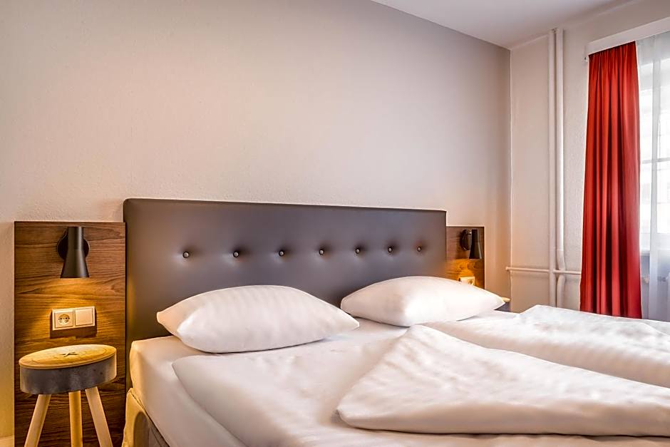 Signature Hotel Astoria