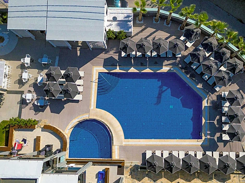 Dionysos Hotel & Suites
