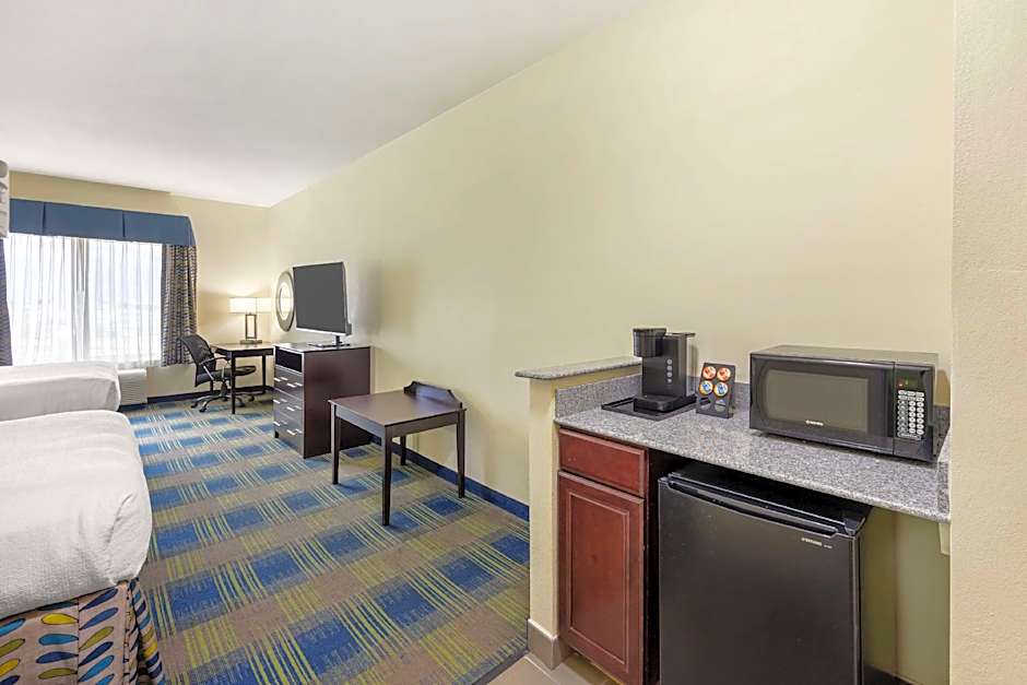 Best Western Plus Pratt