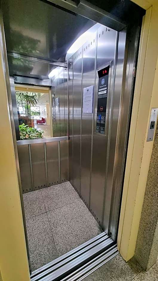 Relaxing Ingleses Beach Apartment