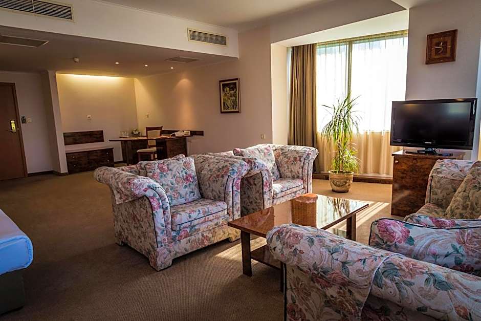 Hotel Sevlievo Plaza