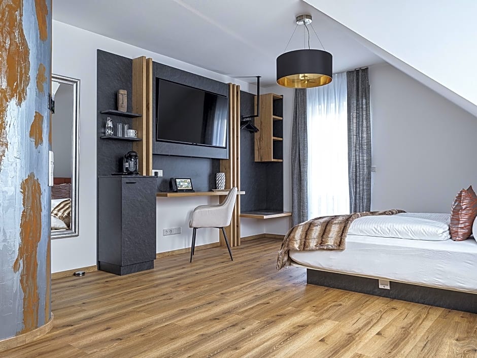 Zdjęcie 1 z 10 — Doppelzimmer-Ensuite mit Dusche-Seeblick mit Balkon