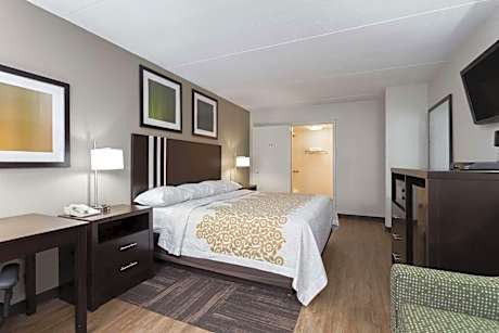 King Room - Non-Smoking