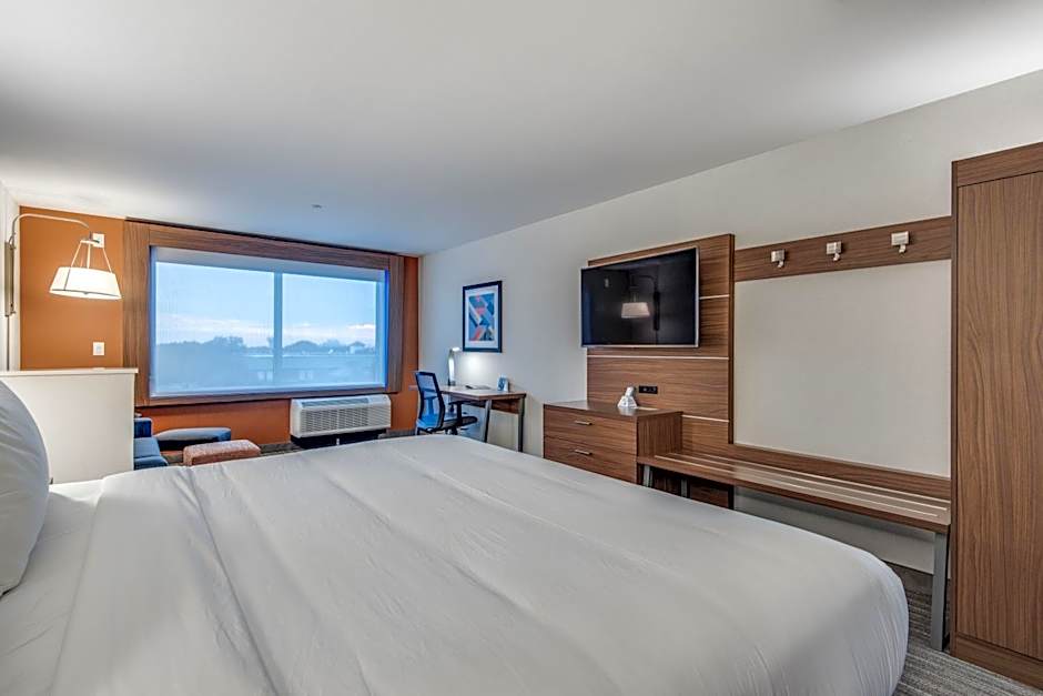 Holiday Inn Express & Suites Dallas North - Addison By IHG
