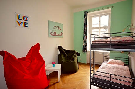 Travel&Joy backpackers