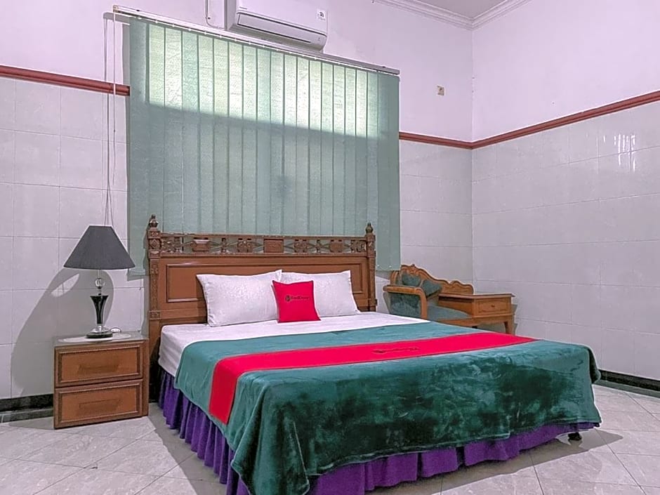 RedDoorz Syariah @ Karang Pilang