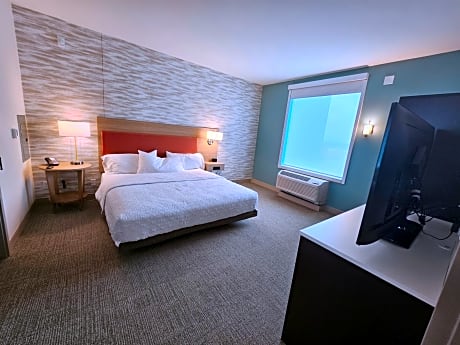 King Suite with Roll-In Shower - Mobility Accessible