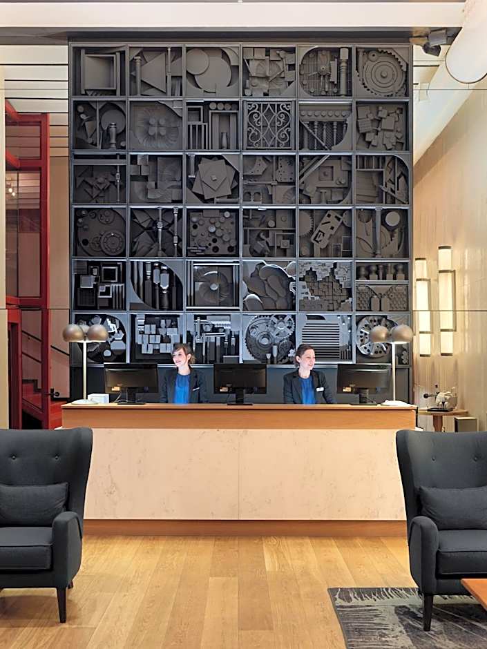 H10 Puerta de Alcala