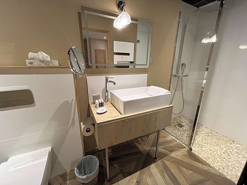 Le 19 - Chambre Patio 34m2 - Centre Historique - Clim