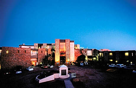 Desert Cave Hotel