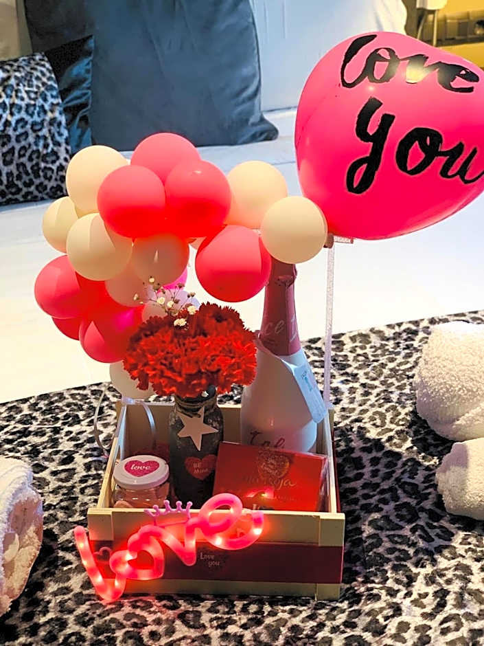 DAOS Suites & Terrace Marbella